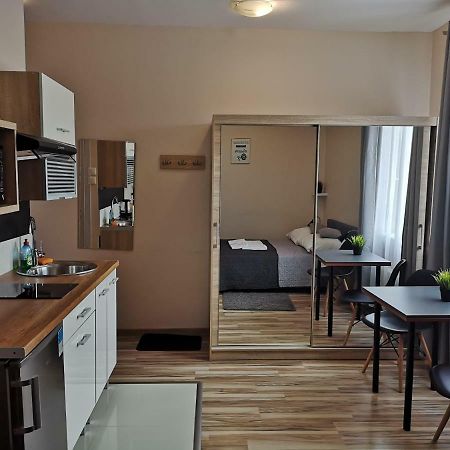 Hotel 1 Plock Ngoại thất bức ảnh