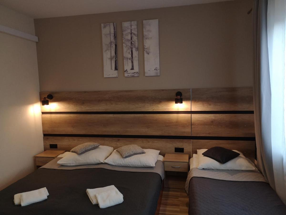 Hotel 1 Plock Ngoại thất bức ảnh
