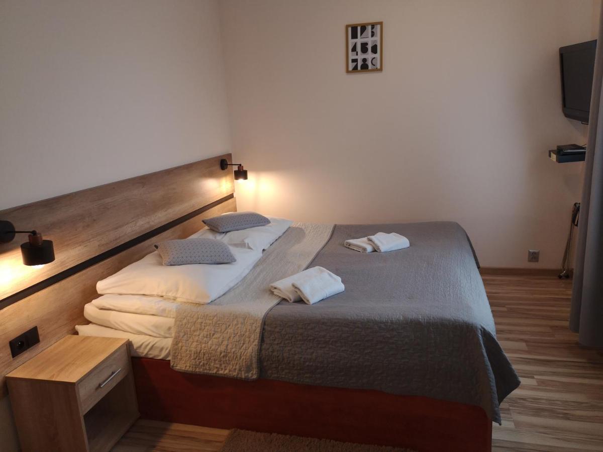 Hotel 1 Plock Ngoại thất bức ảnh