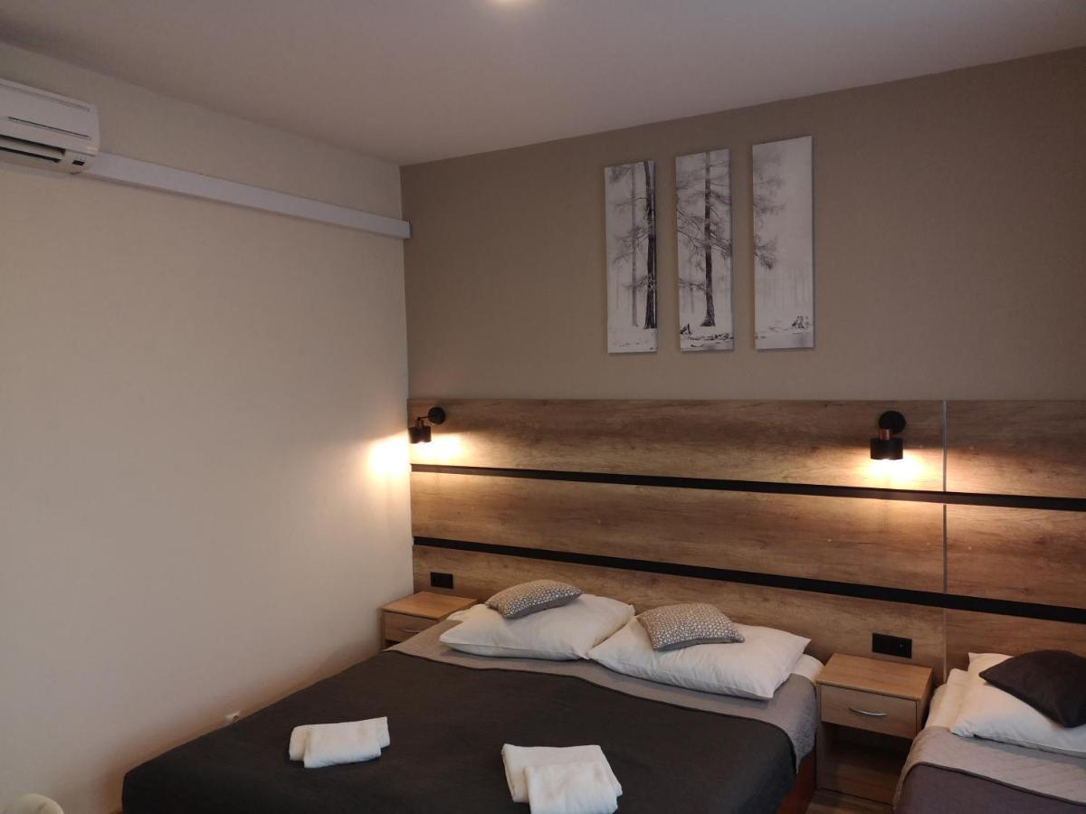 Hotel 1 Plock Ngoại thất bức ảnh