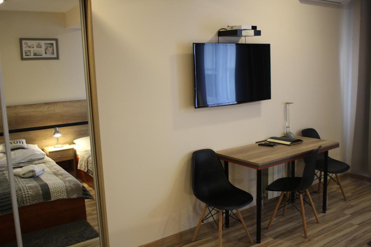 Hotel 1 Plock Ngoại thất bức ảnh