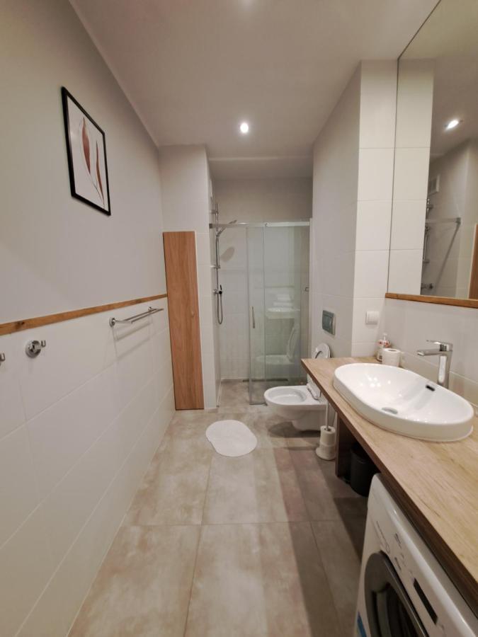 Hotel 1 Plock Ngoại thất bức ảnh