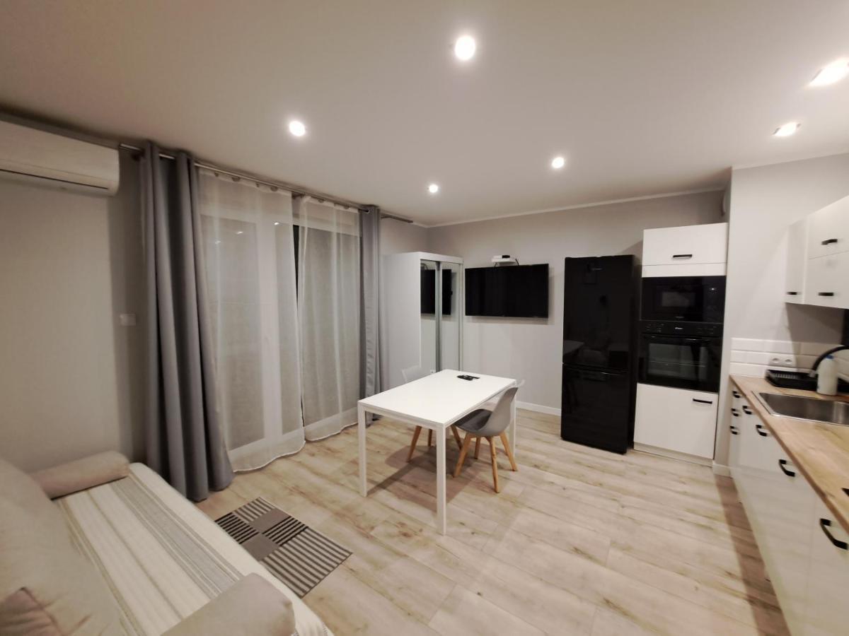 Hotel 1 Plock Ngoại thất bức ảnh