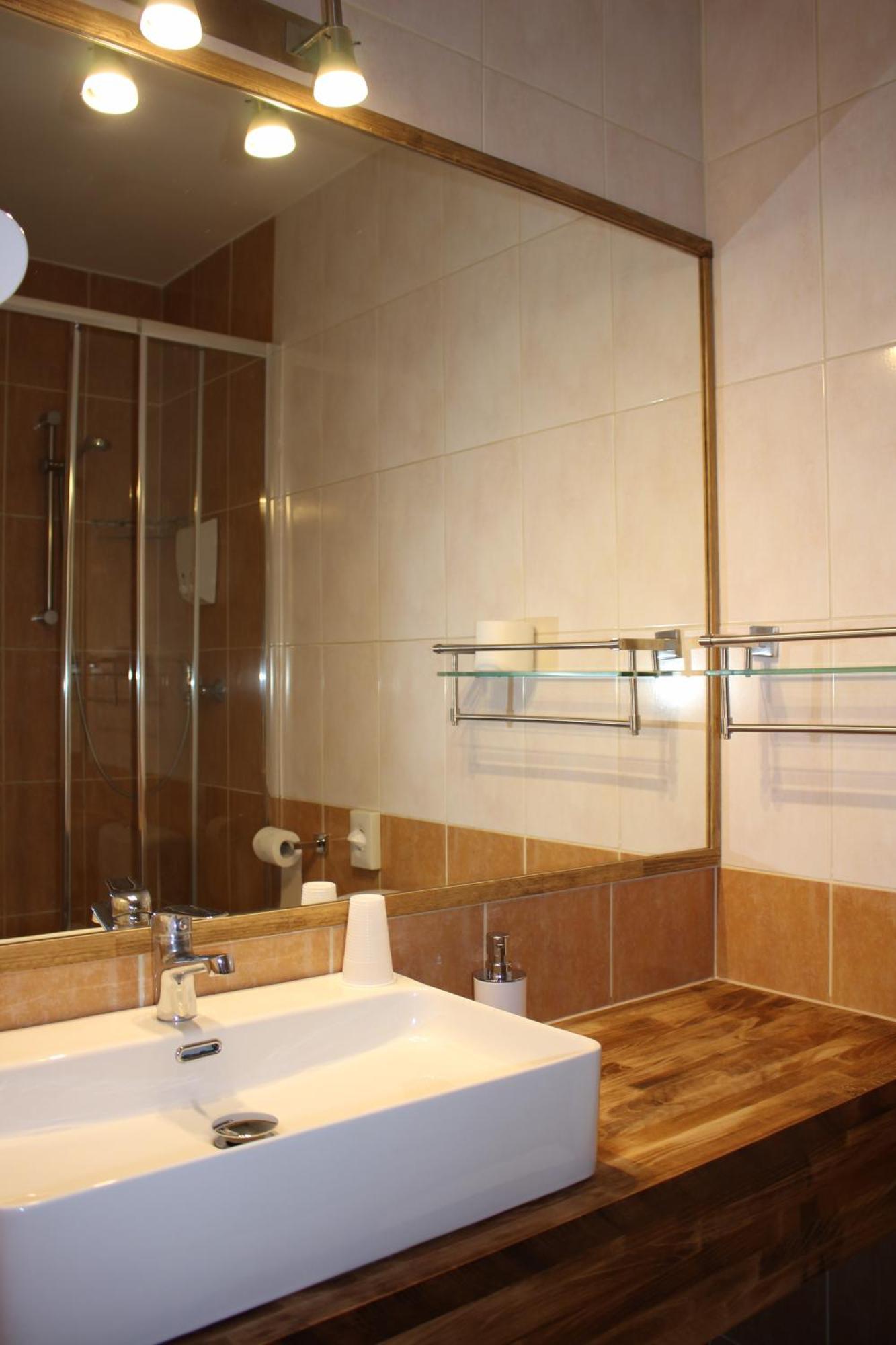Hotel 1 Plock Ngoại thất bức ảnh