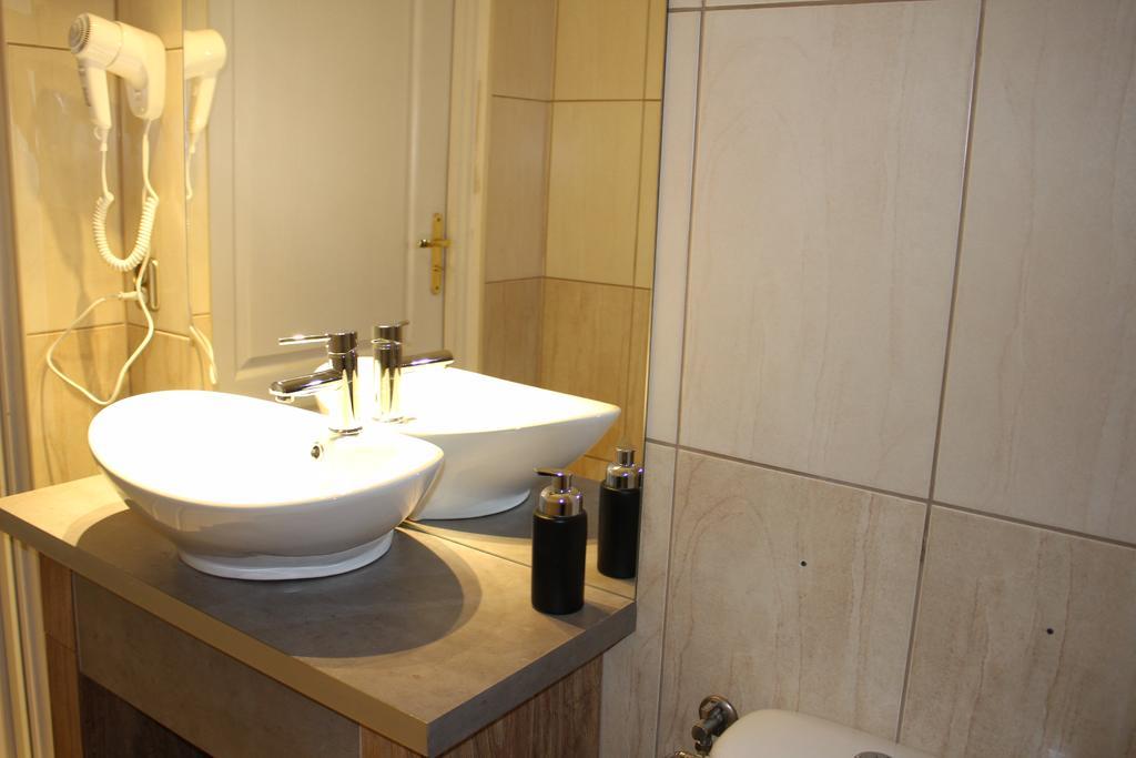 Hotel 1 Plock Ngoại thất bức ảnh
