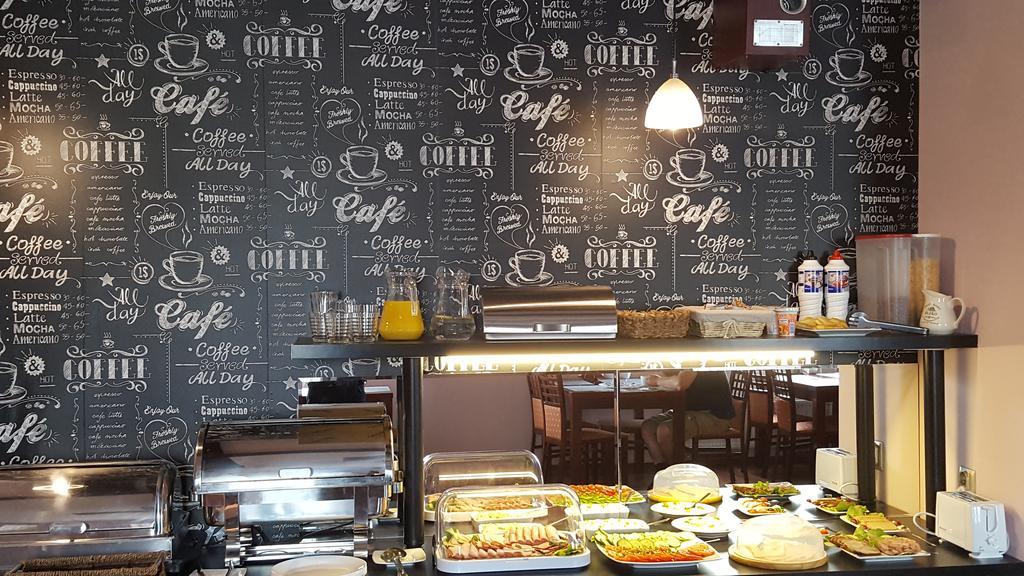 Hotel 1 Plock Ngoại thất bức ảnh