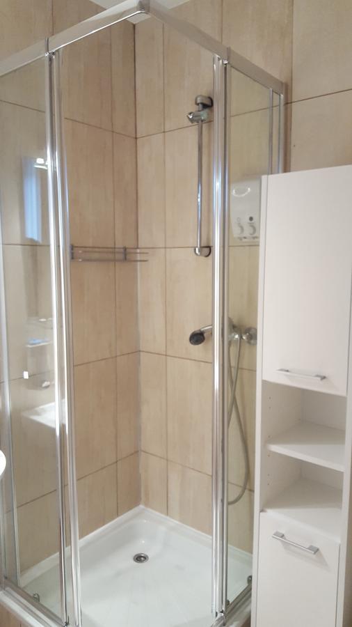 Hotel 1 Plock Ngoại thất bức ảnh