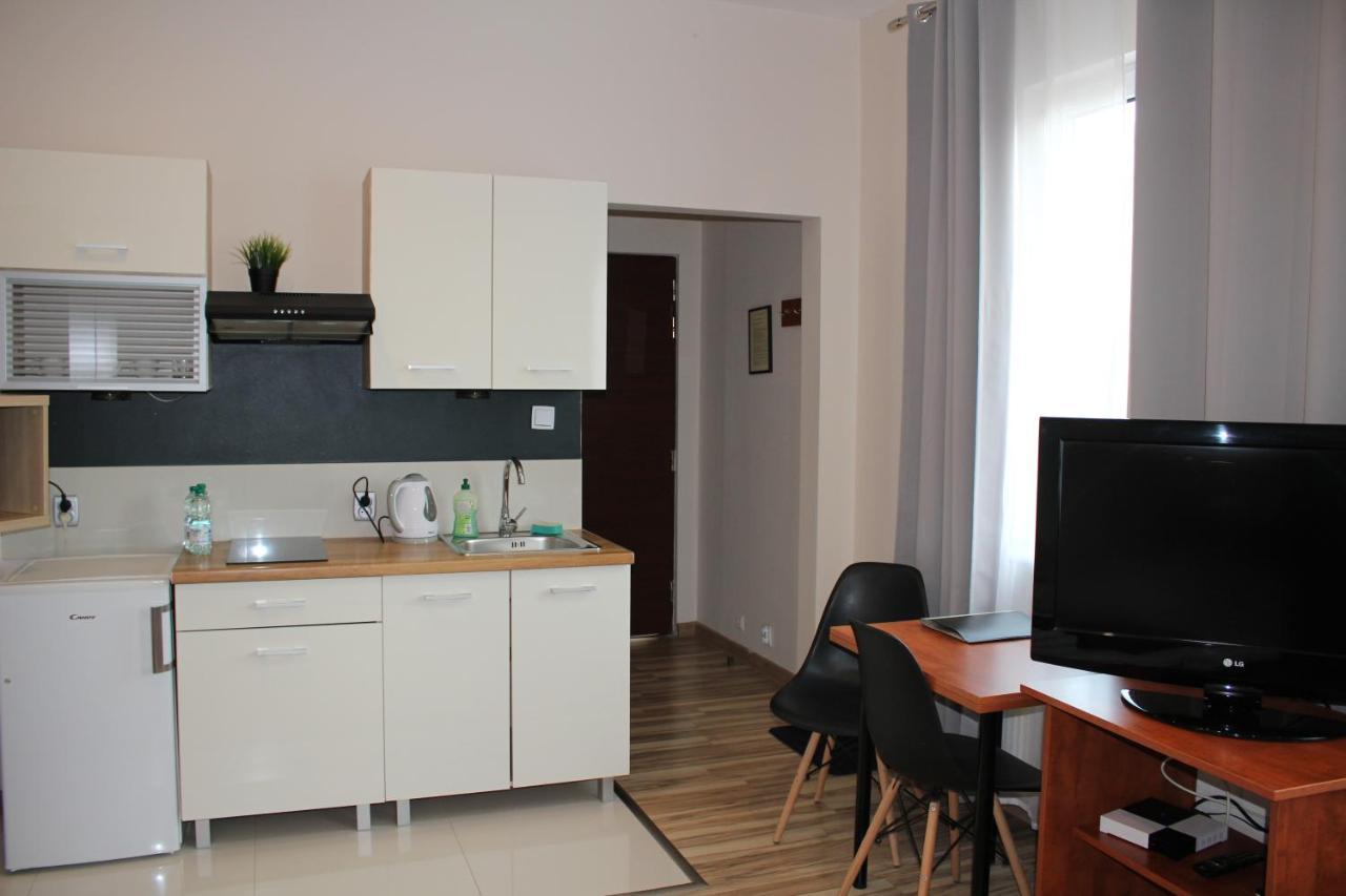 Hotel 1 Plock Ngoại thất bức ảnh