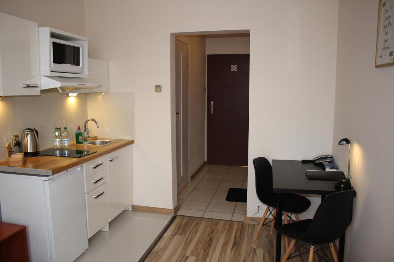 Hotel 1 Plock Ngoại thất bức ảnh