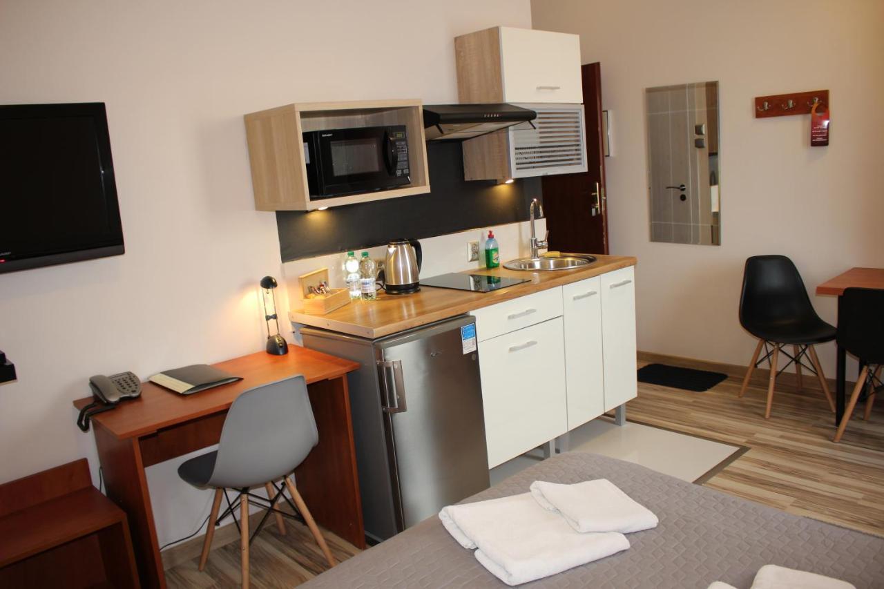 Hotel 1 Plock Ngoại thất bức ảnh