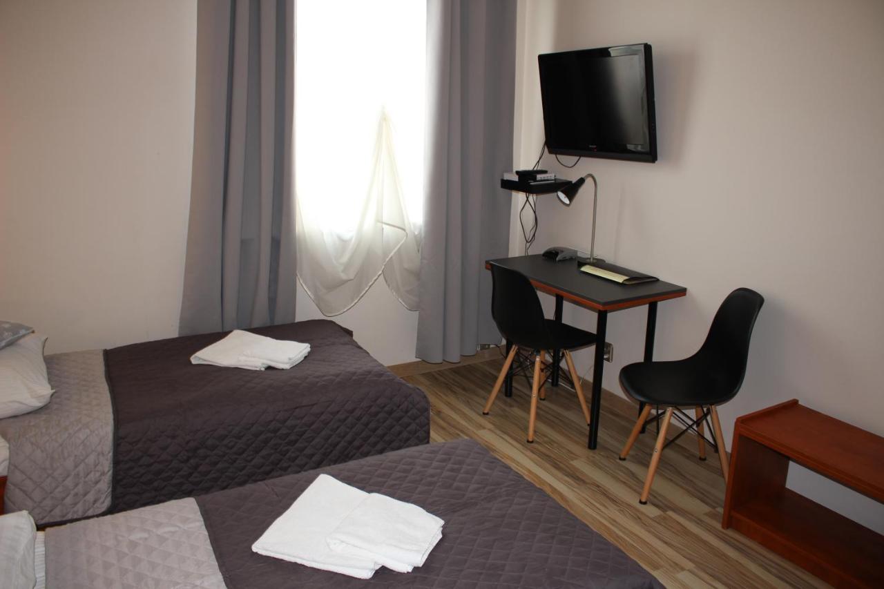 Hotel 1 Plock Ngoại thất bức ảnh