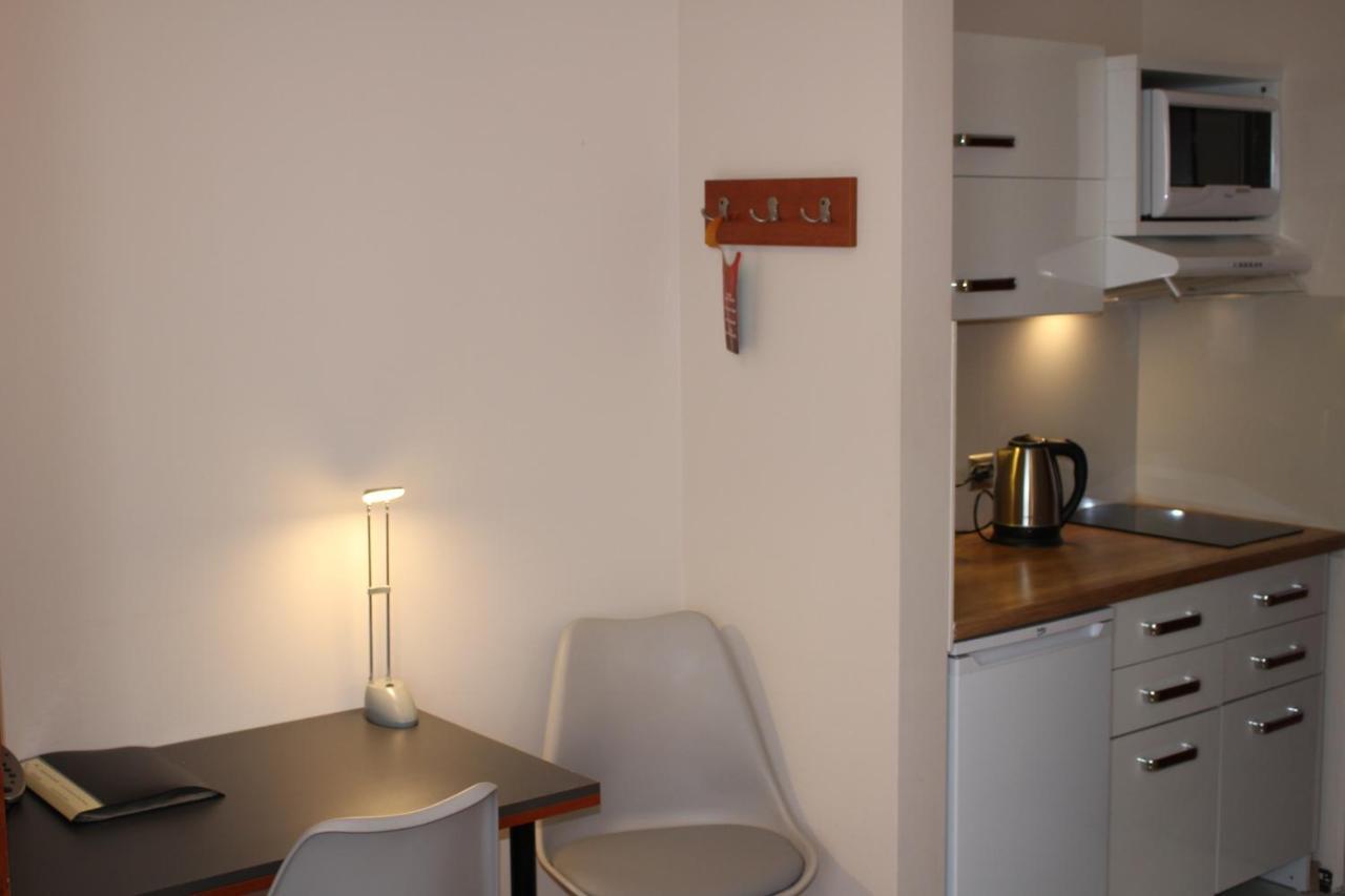 Hotel 1 Plock Ngoại thất bức ảnh