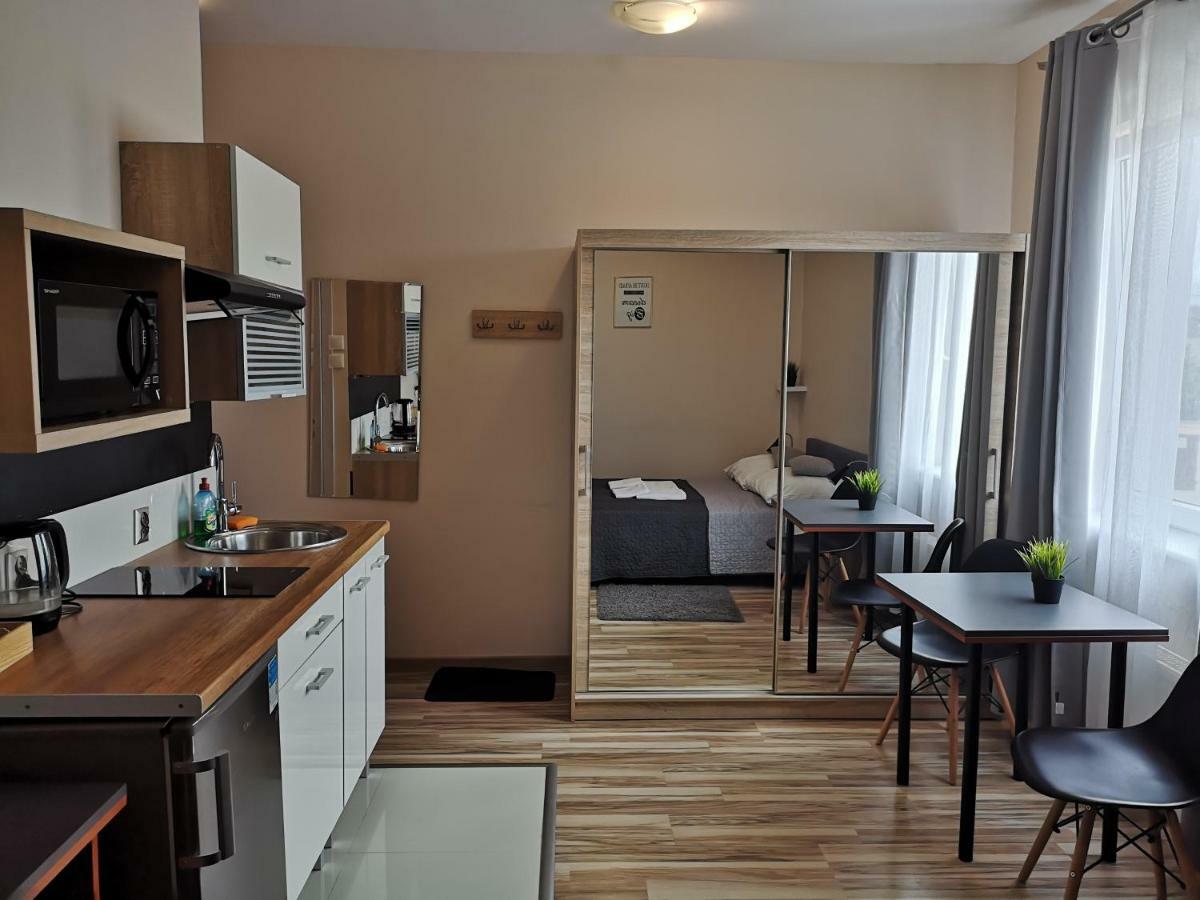 Hotel 1 Plock Ngoại thất bức ảnh
